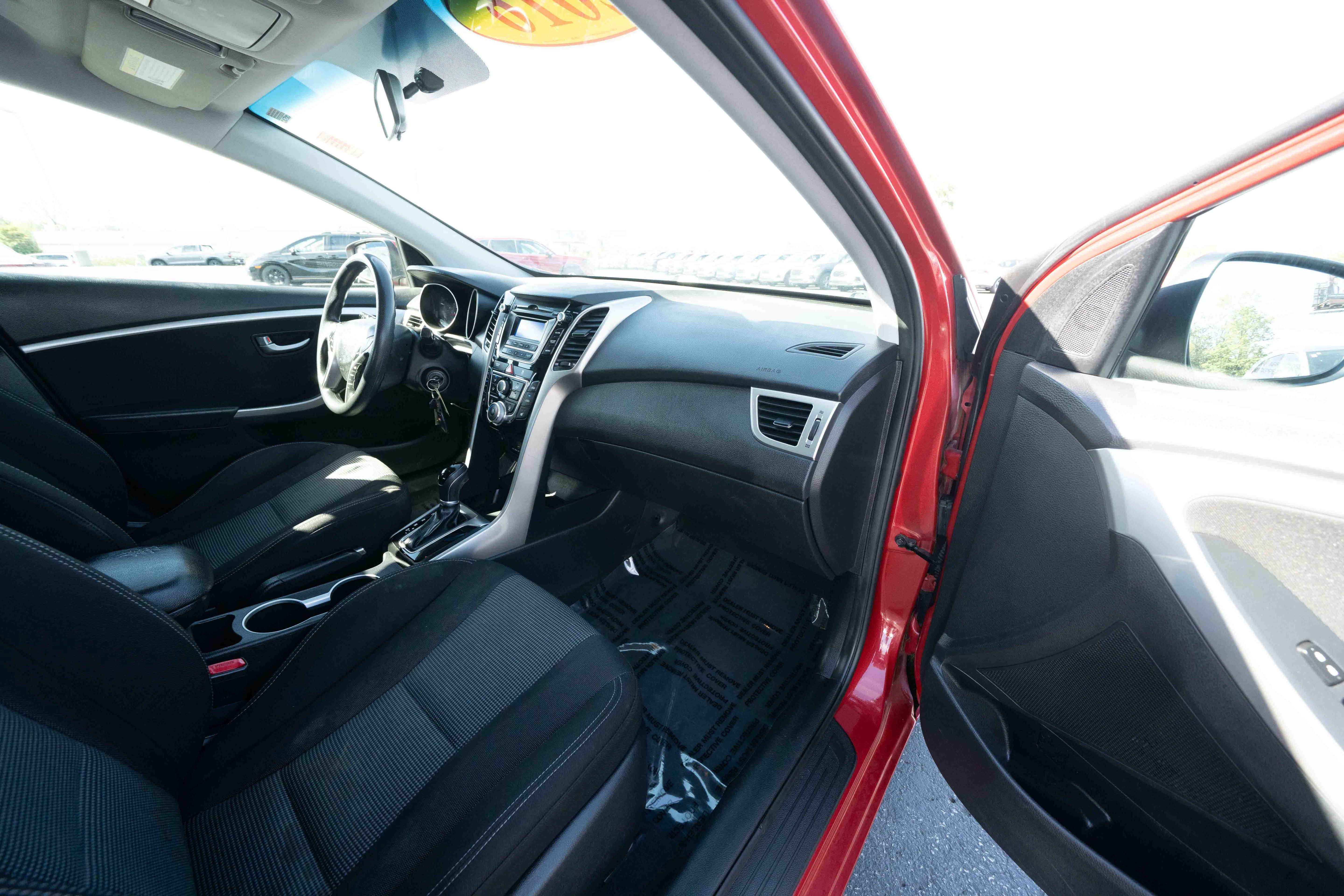 Used 2016 Hyundai Elantra GT FWD image 26