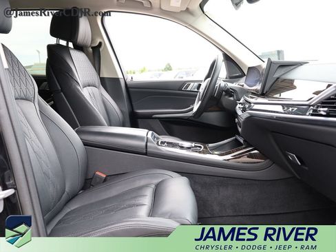 Used 2025 BMW X7 xDrive40i AWD/4WD image 9