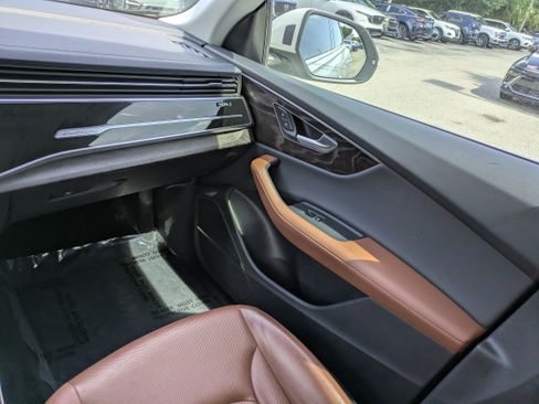 Used 2023 Audi Q8 Premium Plus AWD/4WD image 17