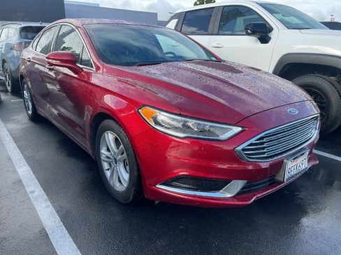 Used 2018 Ford Fusion SE w/ Fusion SE Technology Package image 1