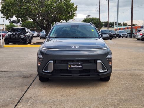 Used 2024 Hyundai Kona SEL AWD/4WD image 3