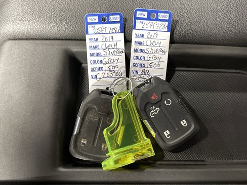 Used 2019 Chevrolet Silverado 1500 LT w/ All-Star Edition image 26