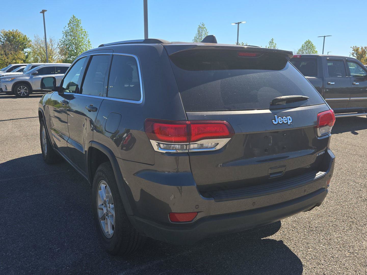Used 2020 Jeep Grand Cherokee Laredo RWD image 5
