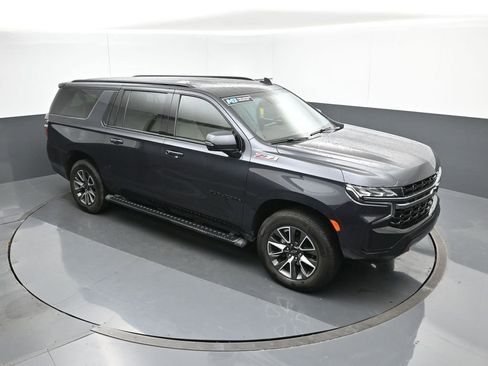 Used 2022 Chevrolet Suburban Z71 w/ Luxury Package image 52