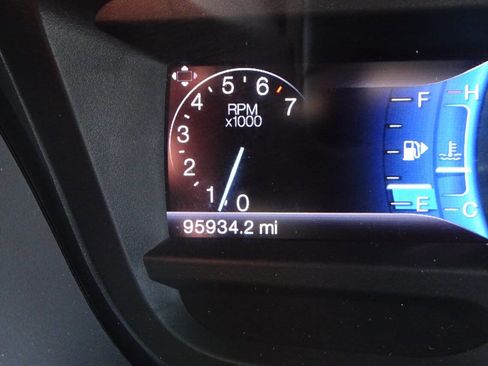 Used 2014 Ford Explorer XLT w/ Equipment Group 202A AWD/4WD image 24