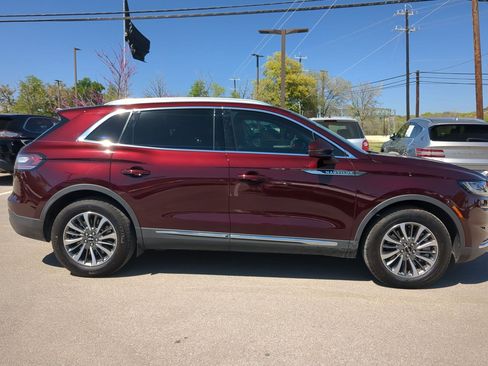 Used 2023 Lincoln Nautilus AWD w/ Premium Package image 2