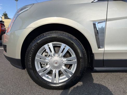 Used 2016 Cadillac SRX Luxury w/ Driver Awareness Package AWD/4WD image 13