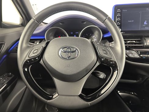 Used 2020 Toyota C-HR XLE image 16