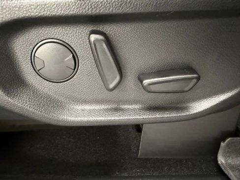 Used 2025 Ford Ranger Lariat w/ FX4 Off-Road Package image 33