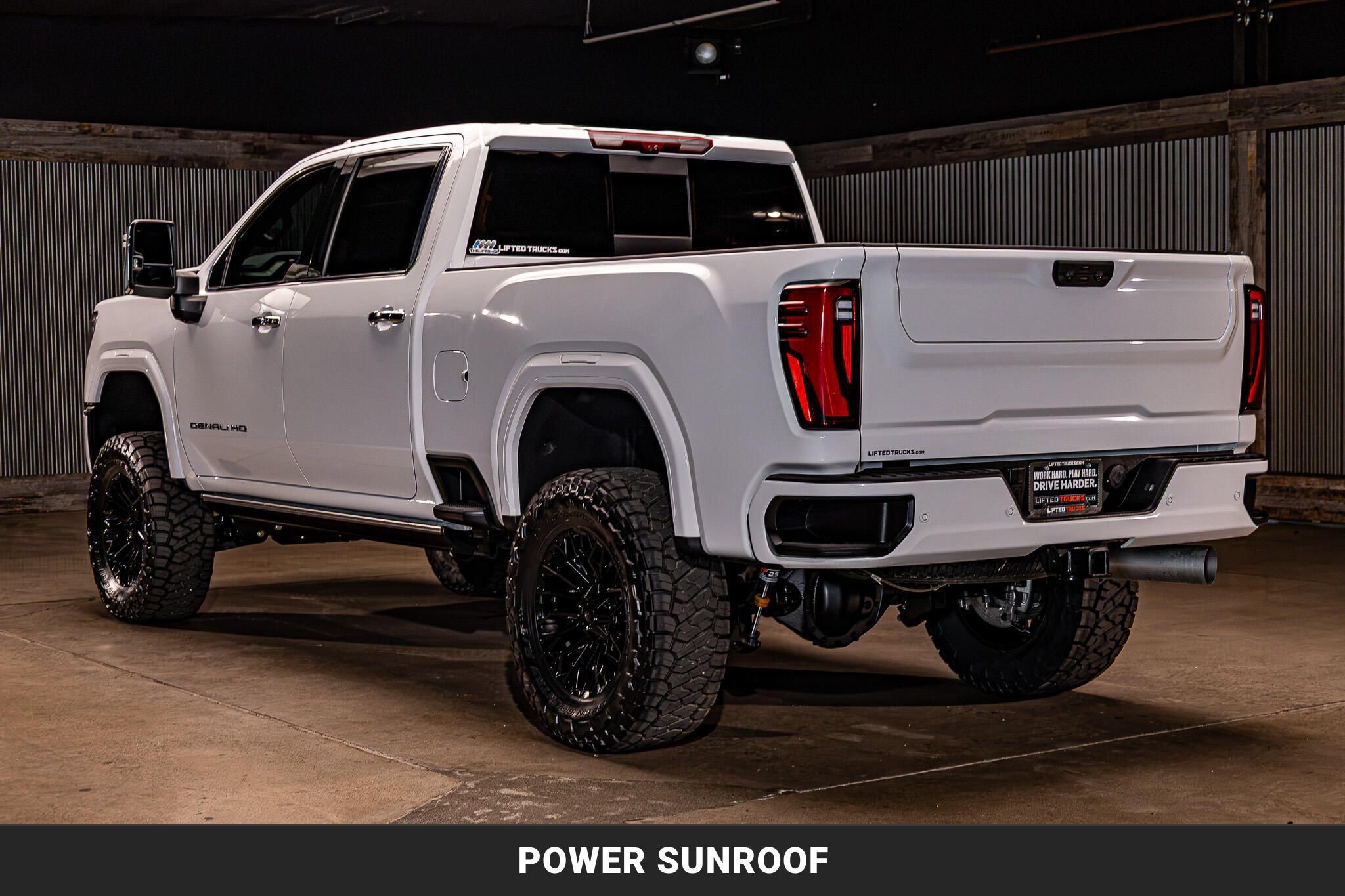 Used 2025 GMC Sierra 2500 Denali w/ Denali Reserve Package AWD/4WD image 7