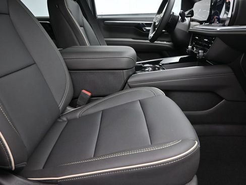 New 2026 Chevrolet Suburban Premier RWD image 26