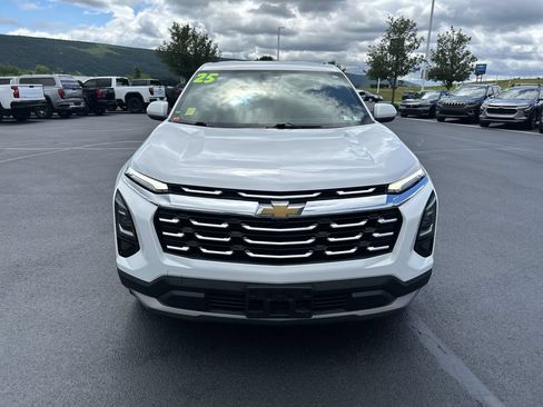 Used 2025 Chevrolet Equinox LT AWD/4WD image 2