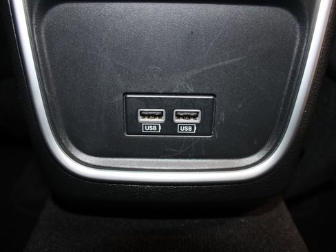 Used 2023 Chrysler 300 Touring AWD/4WD image 29