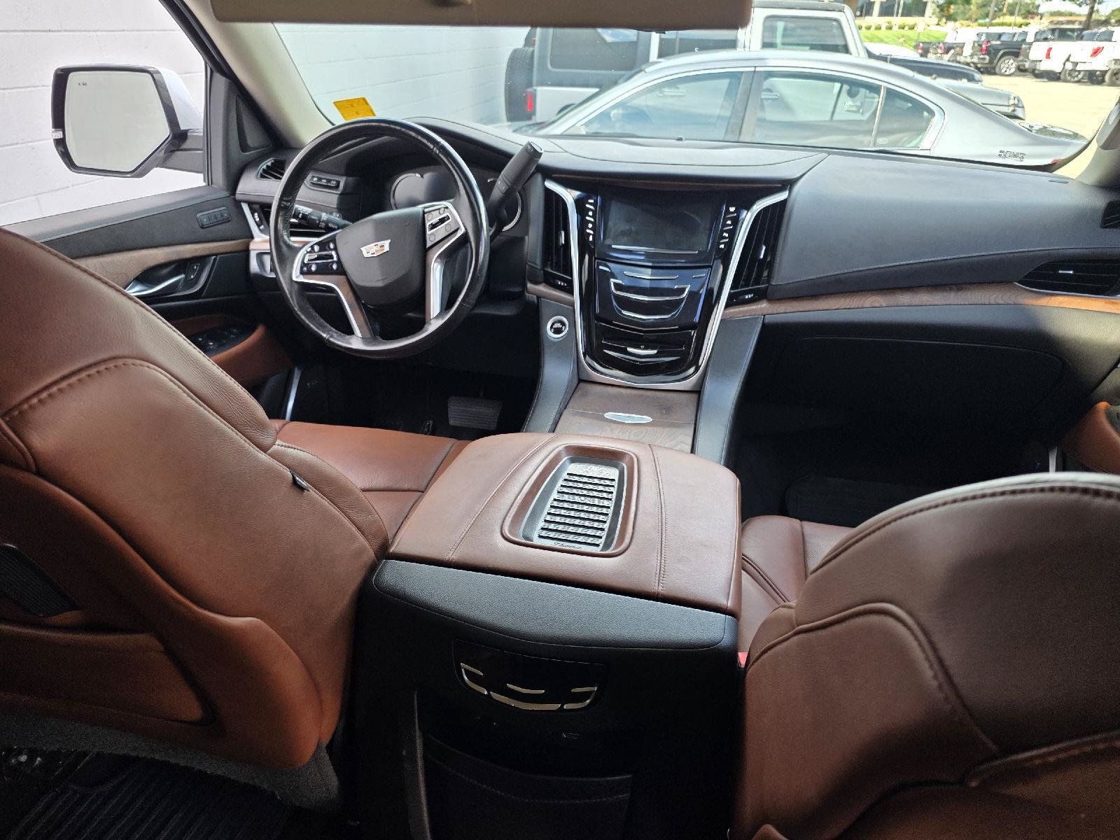 Used 2019 Cadillac Escalade Premium Luxury w/ LPO, Radiant Package AWD/4WD image 19
