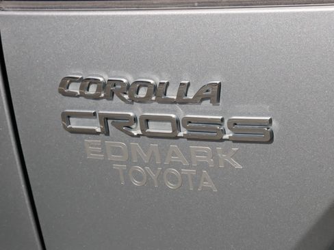 Used 2024 Toyota Corolla Cross L AWD/4WD image 10