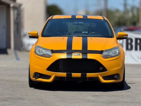 Used 2013 Ford Focus ST FWD image 2