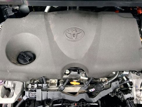 Used 2023 Toyota Sienna Platinum image 32