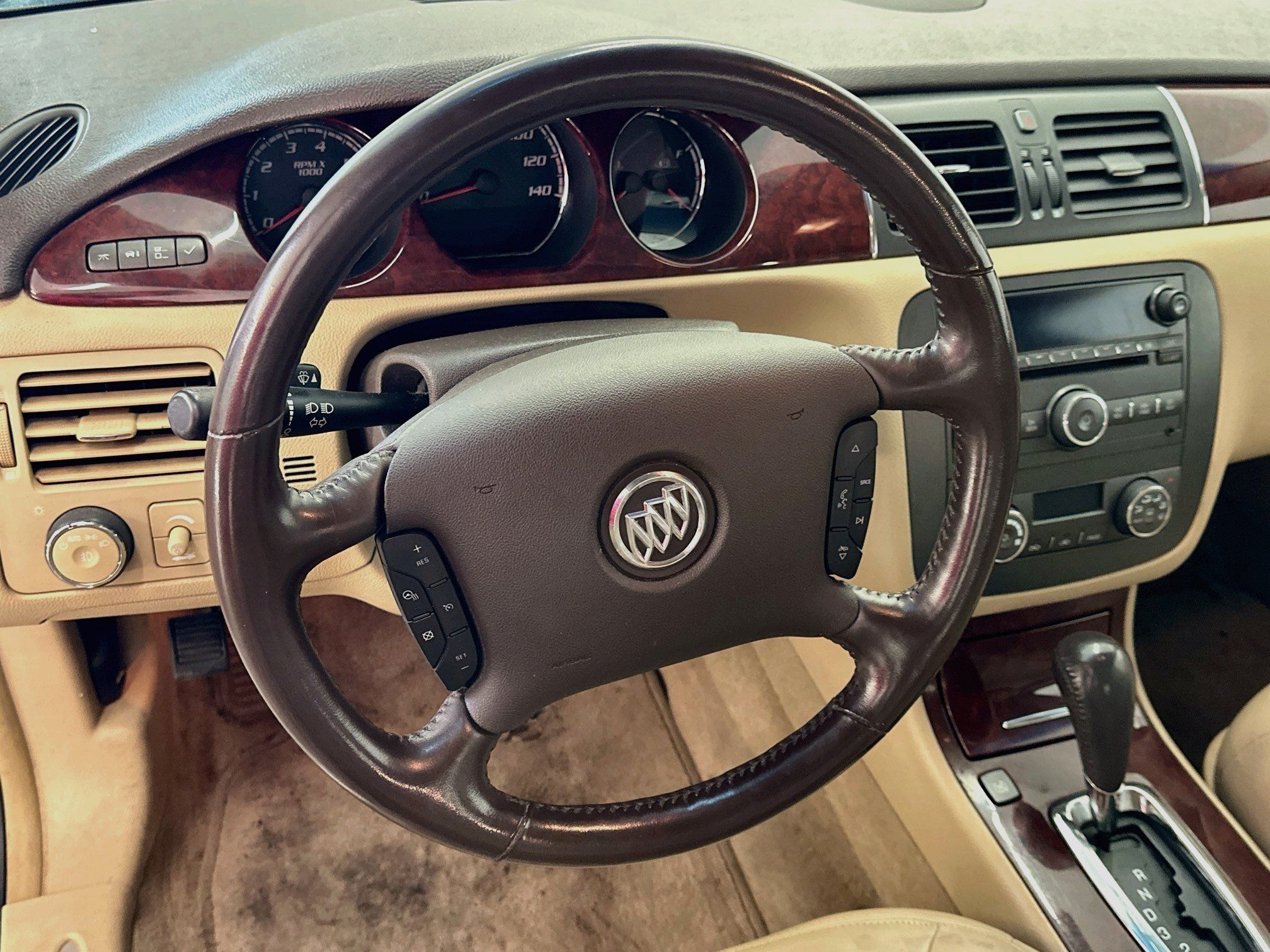 Used 2010 Buick Lucerne CXL w/ Driver Confidence Package FWD image 18
