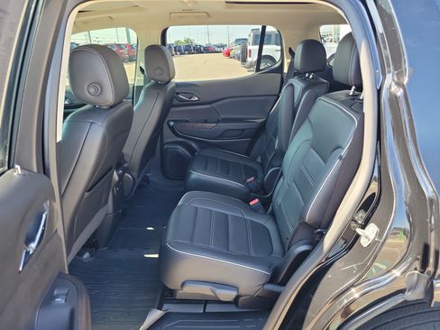 Used 2023 GMC Acadia Denali w/ Black Diamond Edition AWD/4WD image 12