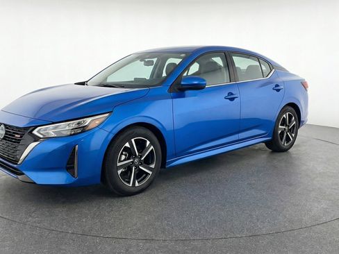 Used 2025 Nissan Sentra SV FWD image 3