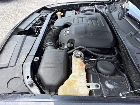 Used 2019 Dodge Challenger SXT AWD/4WD image 32