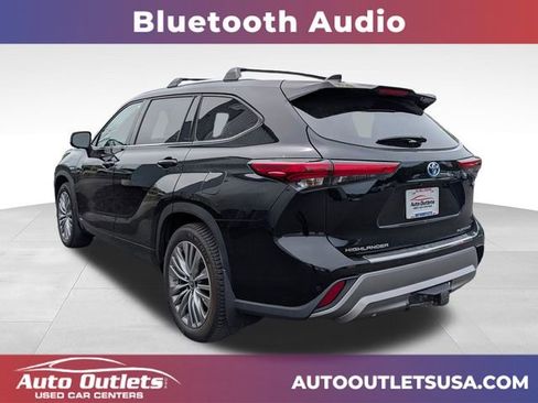 Used 2023 Toyota Highlander Platinum AWD/4WD image 5