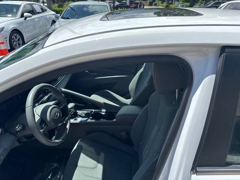 Certified 2025 Hyundai Elantra SEL FWD image 23