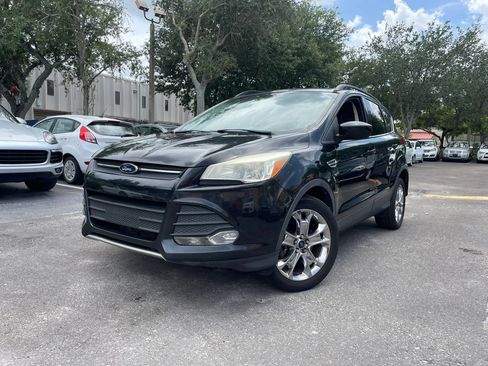 Used 2014 Ford Escape SE w/ Equipment Group 201A FWD image 2