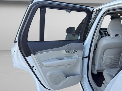 Used 2025 Volvo XC90 B6 Ultra w/ Protection Package AWD/4WD image 30