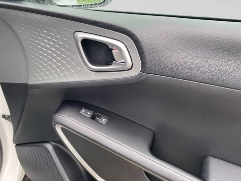 Certified 2024 Kia Soul LX FWD image 13