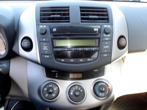 Used 2007 Toyota RAV4 LE image 16