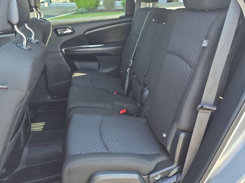 Used 2019 Dodge Journey SE w/ Connectivity Group FWD image 19
