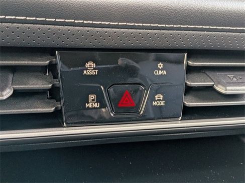 New 2026 Volkswagen Atlas SE image 19