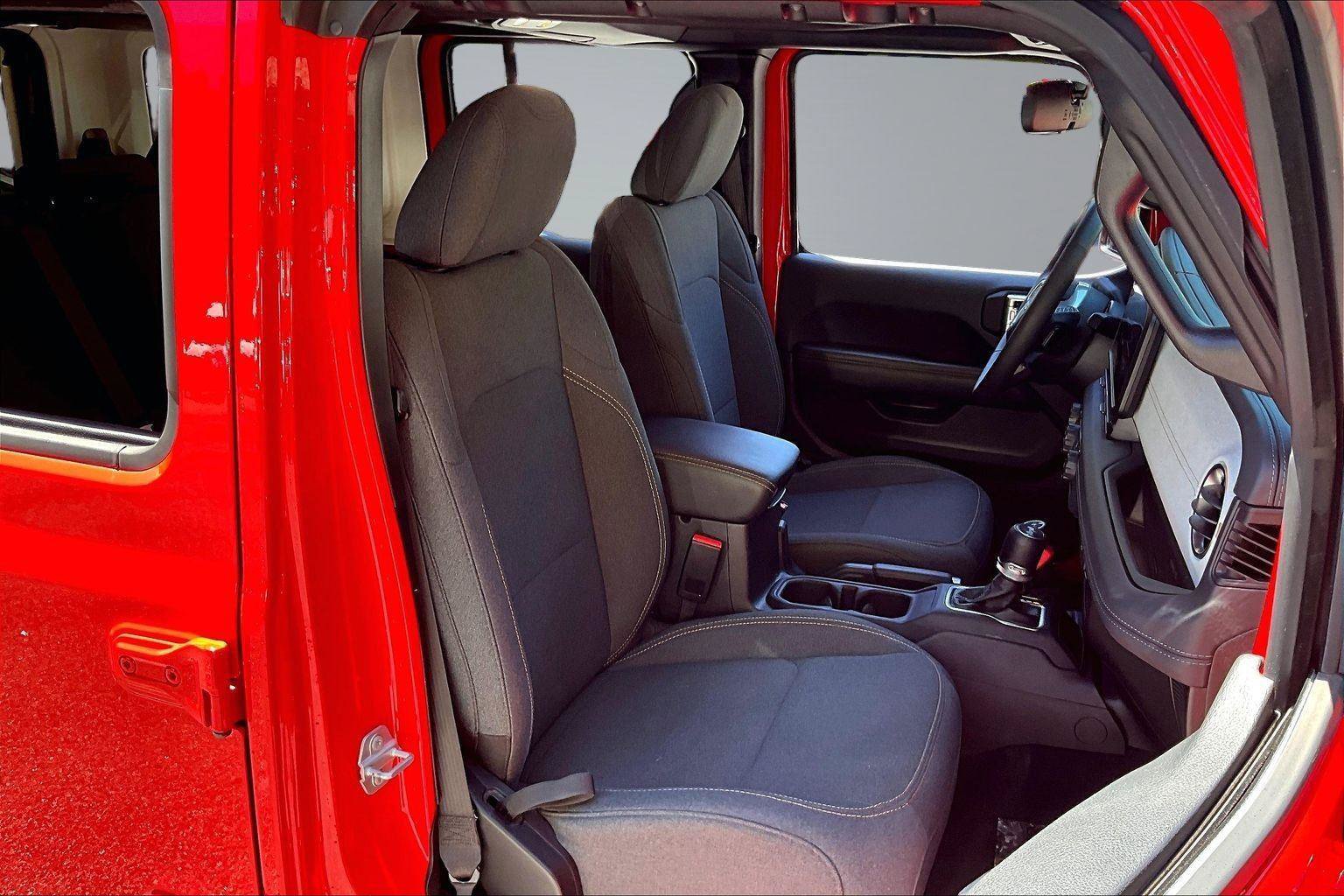 Certified 2025 Jeep Wrangler Unlimited Sahara AWD/4WD image 7