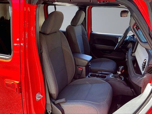 Certified 2025 Jeep Wrangler Unlimited Sahara AWD/4WD image 7