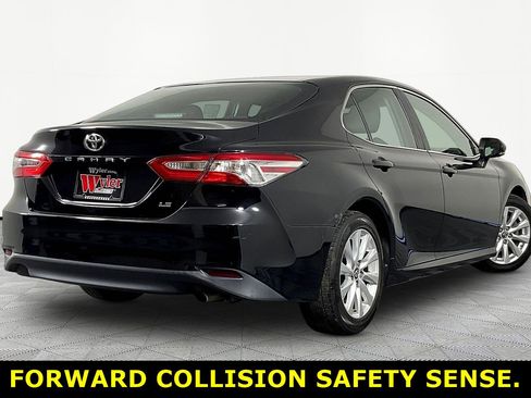 Used 2018 Toyota Camry LE w/ Convenience Package FWD image 6