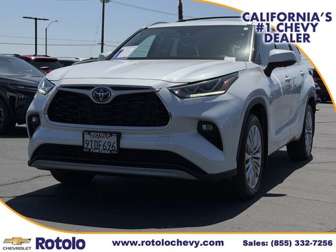 Used 2025 Toyota Highlander Platinum AWD/4WD image 3