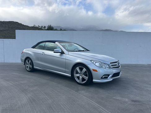 Used 2011 Mercedes-Benz E 550 Cabriolet image 3