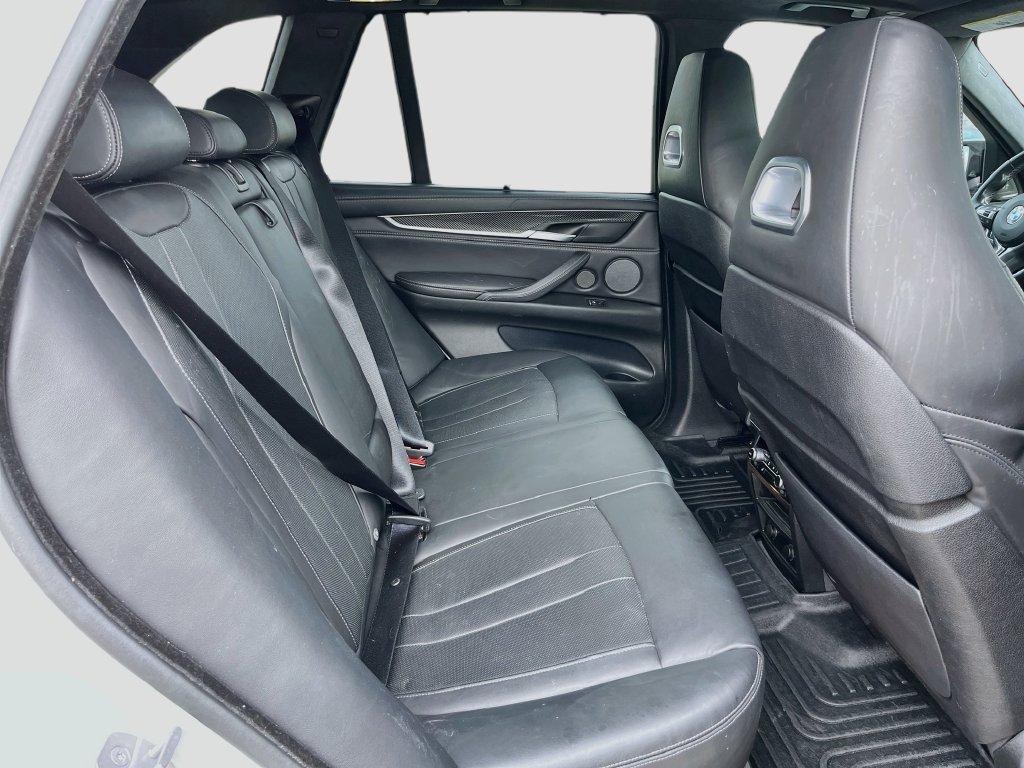Used 2018 BMW X5 M AWD/4WD image 30