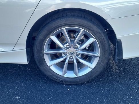 Certified 2022 Honda Accord LX image 28