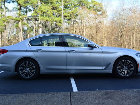 Used 2019 BMW 530i xDrive w/ Convenience Package image 4