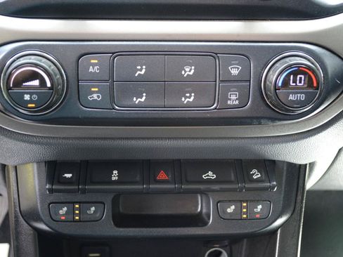Used 2018 Chevrolet Colorado Z71 AWD/4WD image 26