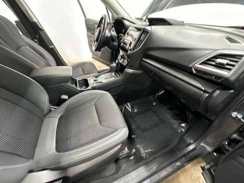 Used 2019 Subaru Forester Premium image 20