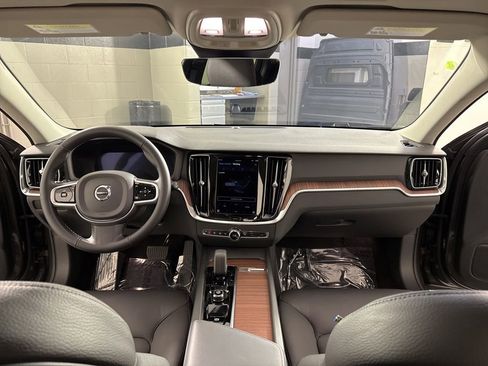 Used 2025 Volvo V60 B5 Cross Country Plus AWD/4WD image 26