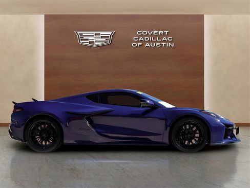 Used 2025 Chevrolet Corvette Z06 w/ Stealth Interior Trim Package image 5