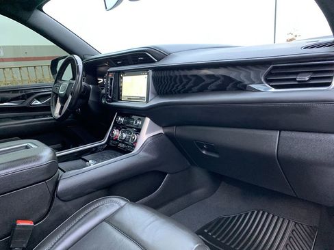 Used 2022 GMC Yukon XL Denali image 39