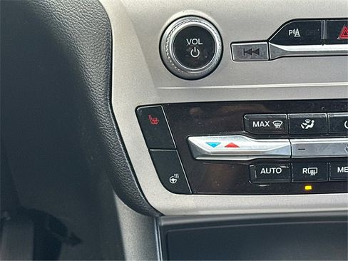 Used 2023 Ford Explorer XLT w/ Equipment Group 202A image 28