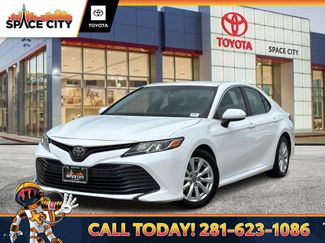 Used 2018 Toyota Camry LE FWD video 1