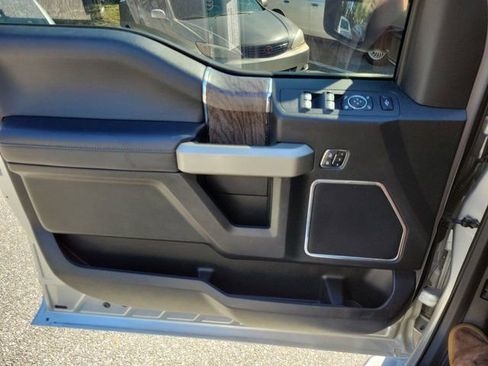Used 2019 Ford F350 Lariat w/ Chrome Package AWD/4WD image 35