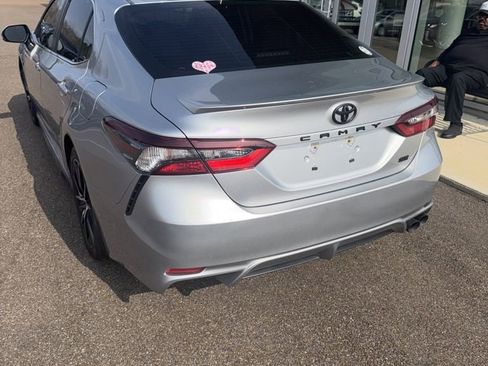 Used 2023 Toyota Camry SE w/ Convenience Package image 10